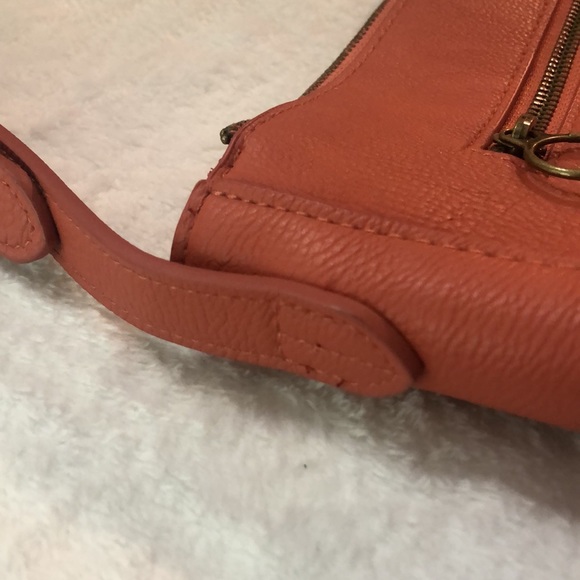 Universal Thread 3 Compartment Crossbody Bag - Picture 9 of 10